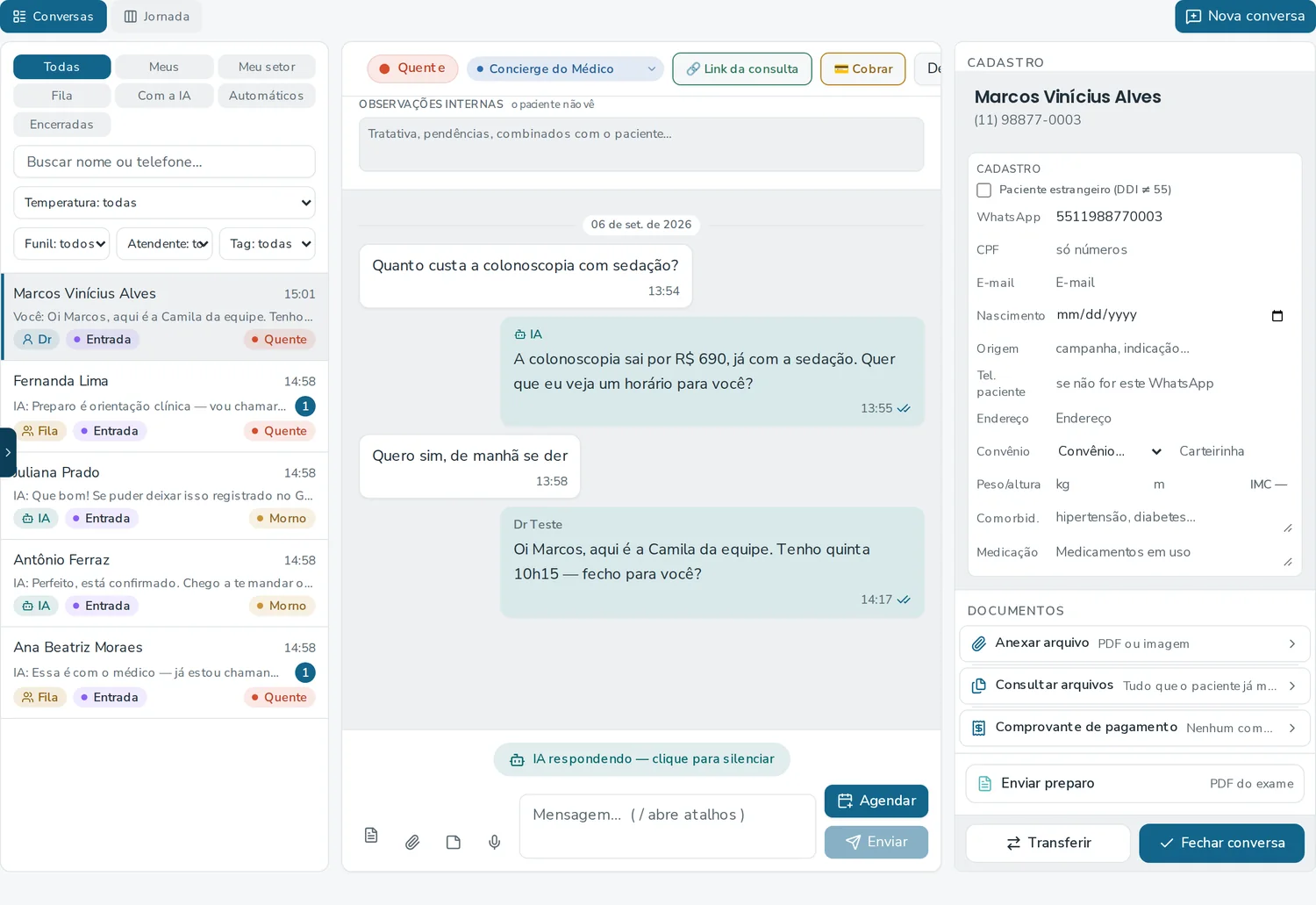 A conversa aberta no Maestro, com a ficha do paciente e os botões da atendente